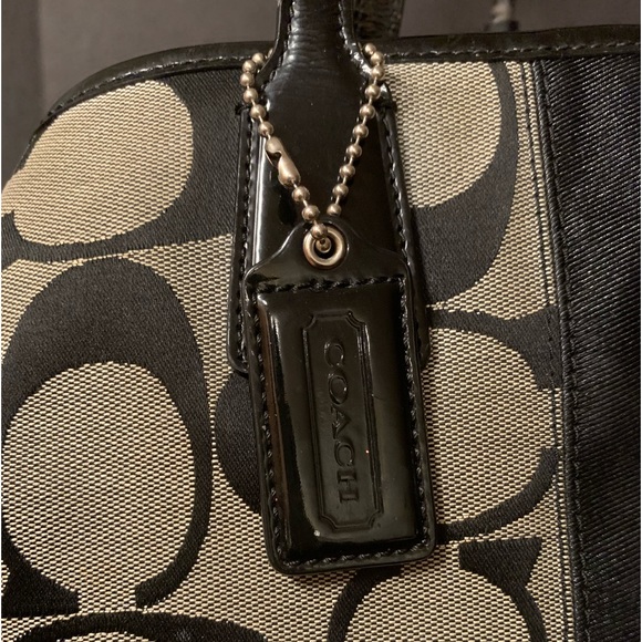 Coach Kisslock Signature Jaquard Tote - Picture 4 of 9